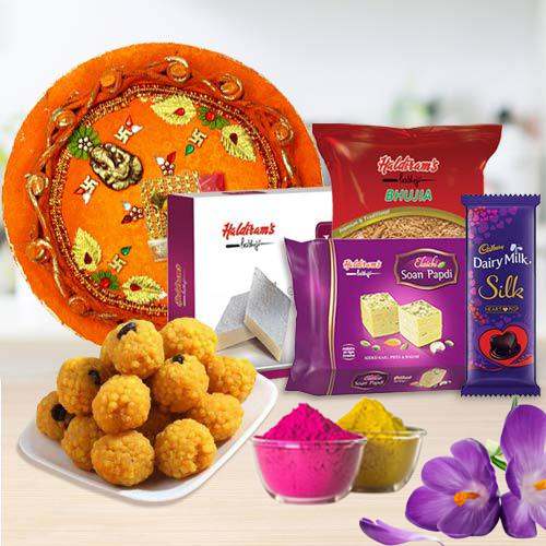Fabulous Gift of Haldiram Treat with Cadbury Silk Hearts n Gulal on Holi