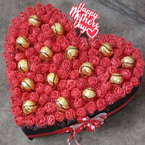 Amazing Sapphire Hazelfills Chocolate N Art Rose Heart Bed with Moms Day Topper