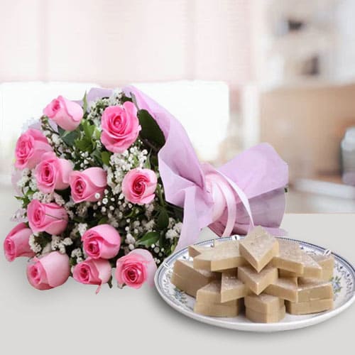 Delicious Kaju Kalti with Pink Roses Bunch
