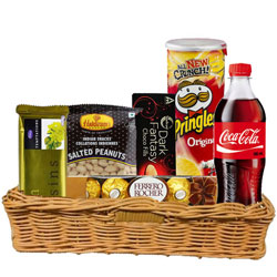 Remarkable Gift Hamper of Gourmets