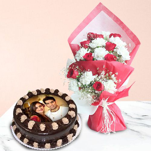 Gorgeous Bouquet of Red Roses n White Carnation with Photo Cake for Valentine