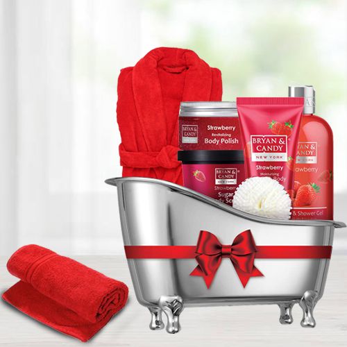 Amazing Strawberry Bath Tub Combo with Bathrobe  N  Bath Towel