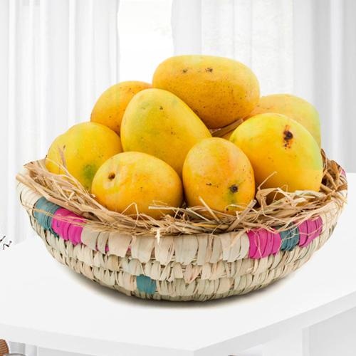 Good Quality Mangoes decorated in Basket