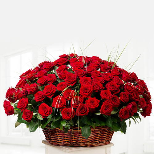 Marvelous Dutch Roses Arrangement