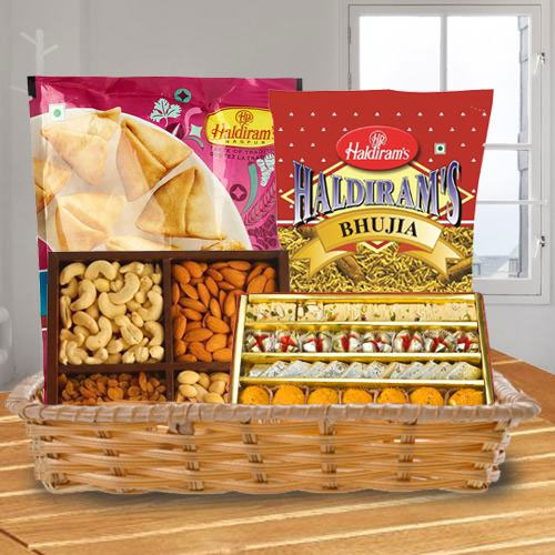Appealing Mothers Day Delicacy Gift Basket